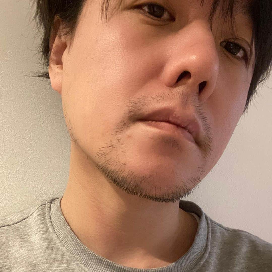 RAM RIDERのインスタグラム：「10日間伸ばしました。 おれにはこれが限界。 #おうちasobi #髭チャレンジ」