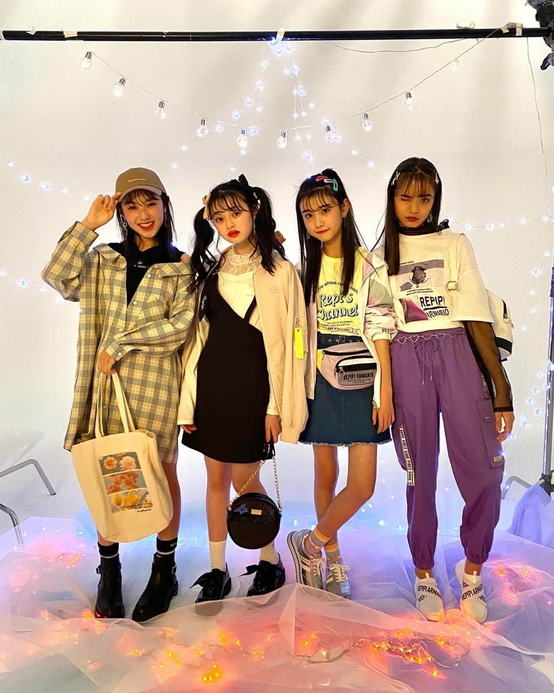 ニコ☆プチのインスタグラム：「🌟🌟🌟﻿ ﻿ ﻿ オトナなよにん👌﻿ ﻿ ﻿ #ニコプチ#プチモ#4月号おふしょ﻿ #森﨑美月#高比良由菜#近藤藍月#美月﻿ #コーデは全身レピピアルマリオです」