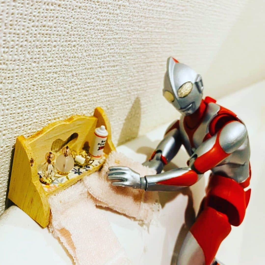 緒月遠麻さんのインスタグラム写真 - (緒月遠麻Instagram)「☺︎ 念入りな 手洗い🧼👏🧼 #うちのウルトラマン」4月21日 15時02分 - toma_ozuki