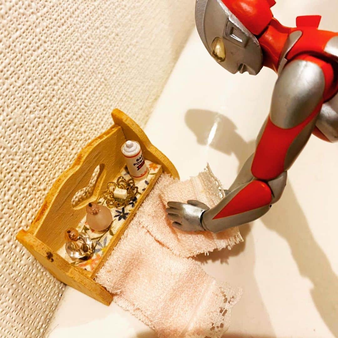 緒月遠麻さんのインスタグラム写真 - (緒月遠麻Instagram)「☺︎ 念入りな 手洗い🧼👏🧼 #うちのウルトラマン」4月21日 15時02分 - toma_ozuki