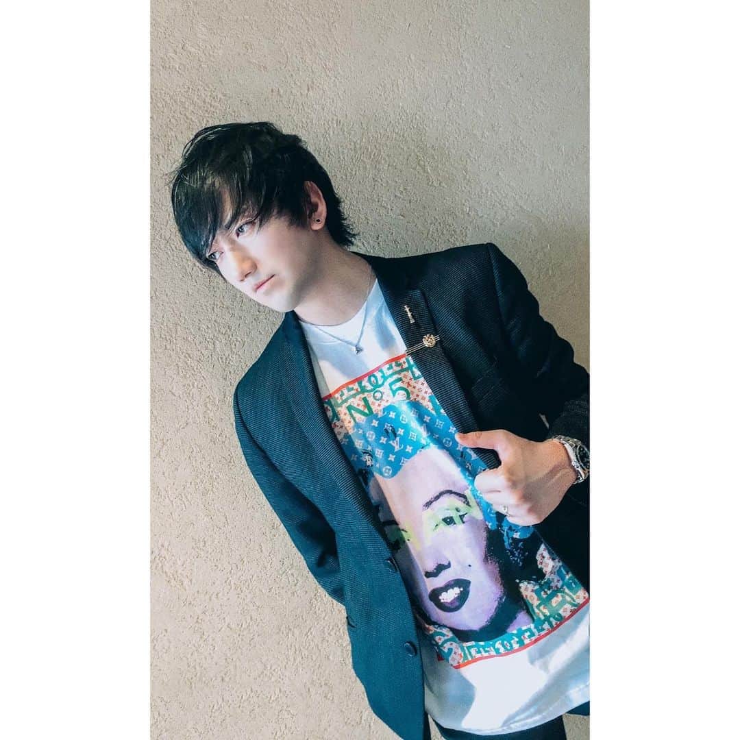 TeddyLoidのインスタグラム：「おうちでおしゃれ。 #おうち時間」