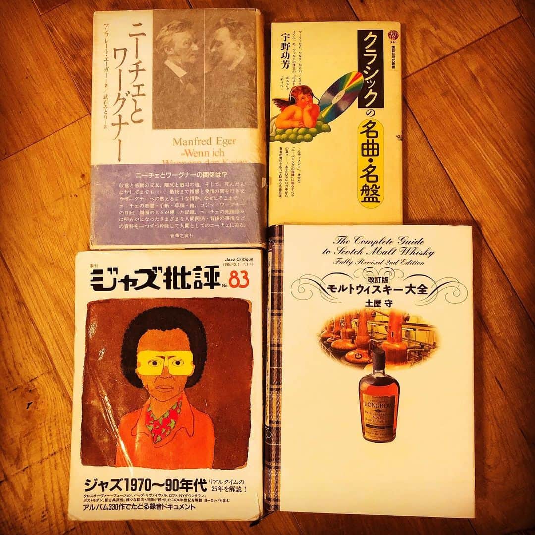 蔦谷好位置さんのインスタグラム写真 - (蔦谷好位置Instagram)「昨日のインスタライブで紹介した本の一部です。 古本屋で見かけたら是非。  インスタライブは週2を目指してやろうかと思ってます🍻」4月21日 15時51分 - koichitsutaya