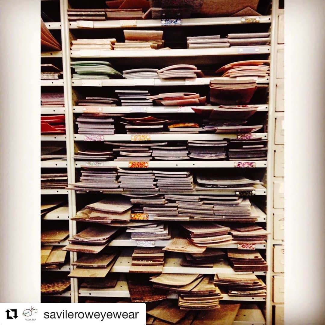 blincvaseさんのインスタグラム写真 - (blincvaseInstagram)「#Repost @savileroweyewear with @get_repost ・・・ In London at our factory, we have a library of acetate. So many colors. So many frames to be made. Stay tuned and thank you for supporting @savileroweyewear」4月21日 7時56分 - blincvase