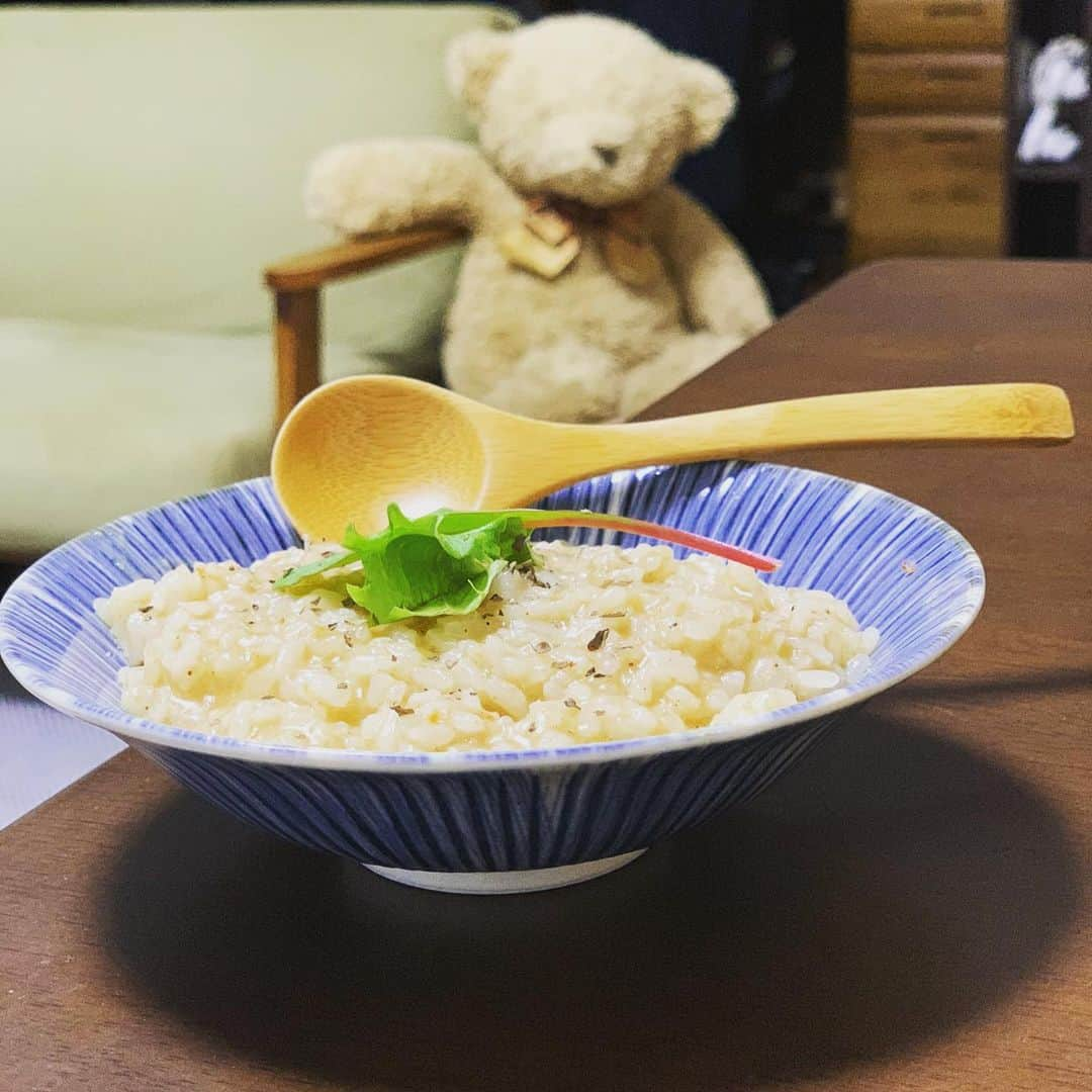 宮田麺児さんのインスタグラム写真 - (宮田麺児Instagram)「うまンchuスタッフの #麺児アレンジ 最後スープでリゾットつくってるやん 最高  #宮田麺児#アレンジ#つけ麺#テイクアウト#美味#うまンchu」4月21日 7時56分 - miyatamenji