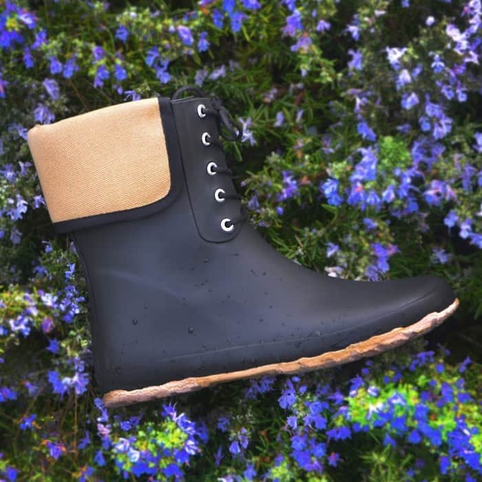 ダブのインスタグラム：「Perfect for gardening days or walking in wet or muddy conditions, this beautiful little boot is super lightweight, soft and comfortable. #bestrainboot #davrainboots #davrain #bestwellies」
