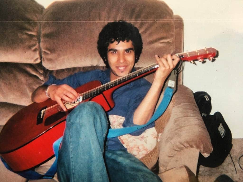クナル・ネイヤーのインスタグラム：「Lock up your daughters... Circa 2001:)」
