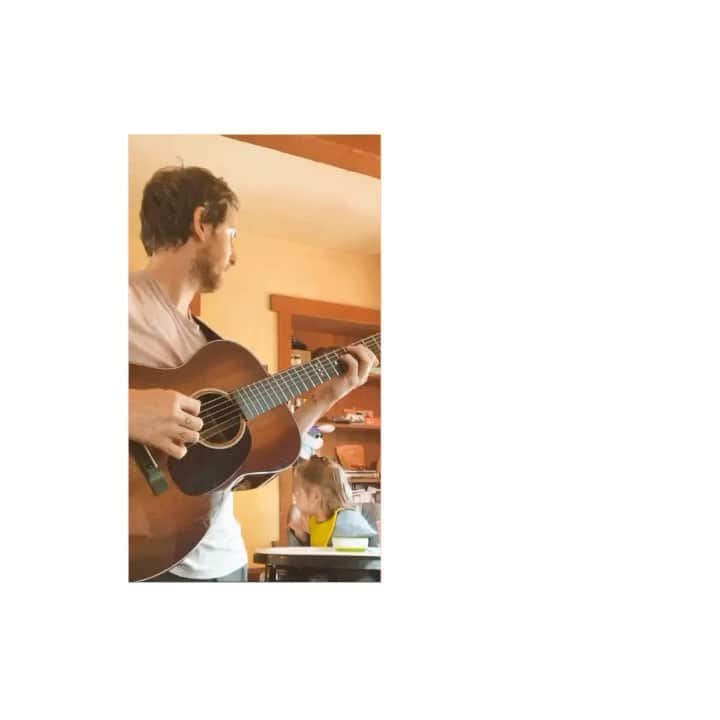ジェシー・カーマイケルのインスタグラム：「Who wants to sing something over this?」