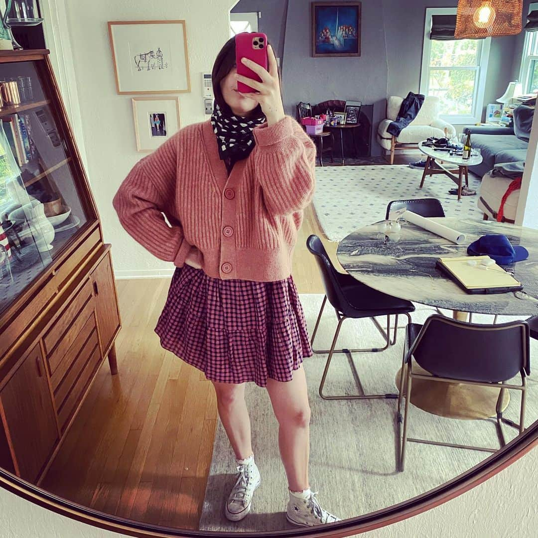 アラナ・マスターソンのインスタグラム：「Got all dressed up today to go to my kitchen! 🧡」