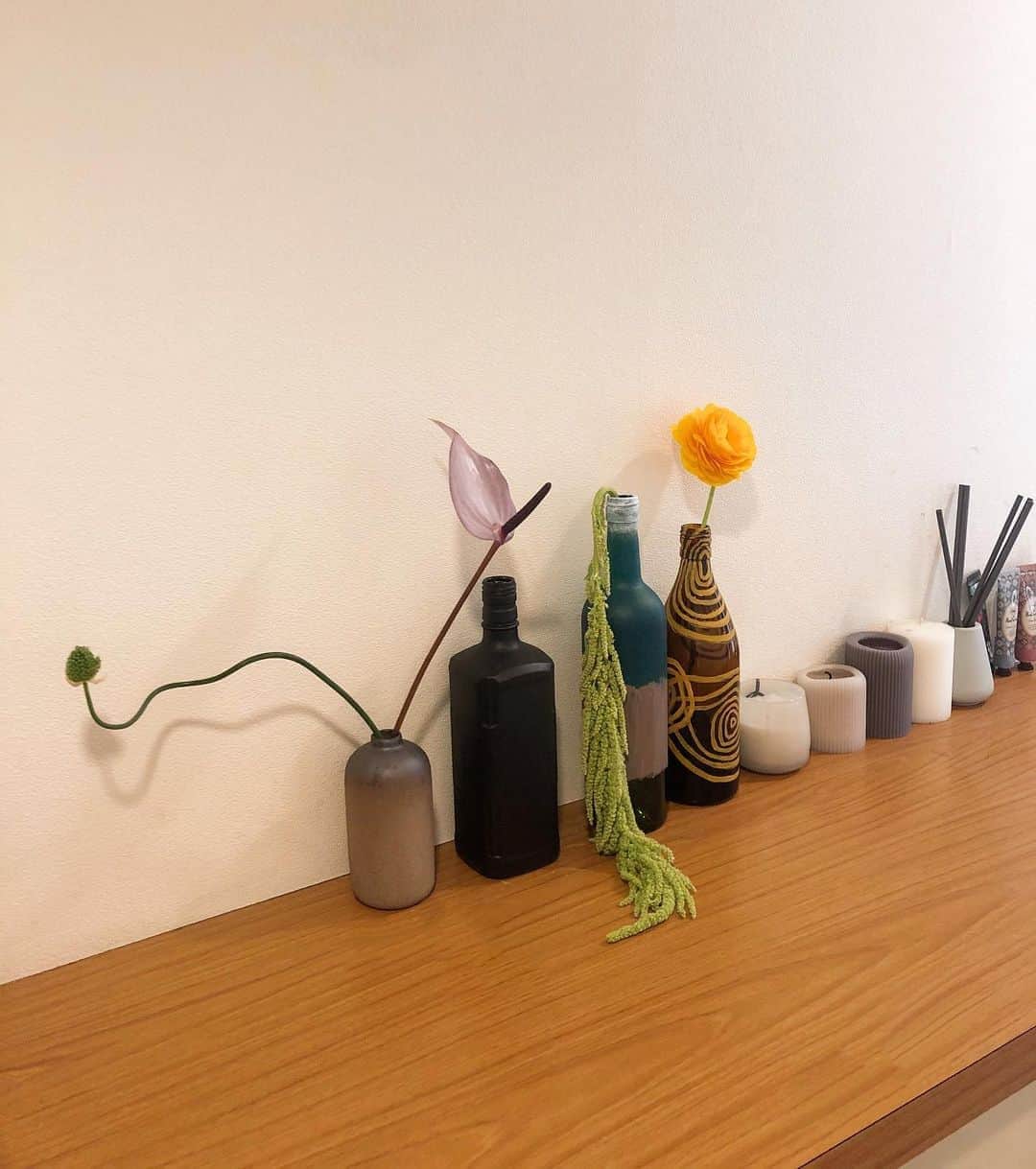 咲和希さんのインスタグラム写真 - (咲和希Instagram)「ワインボトルに描いた花瓶にも＾＾💐」4月21日 10時57分 - kazukiy21