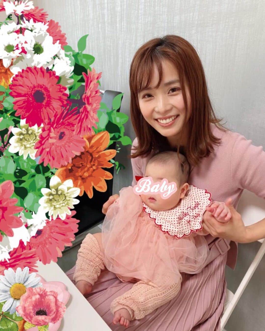 のインスタグラム：「. 先日、#離乳食デビュー しました🍚❤️ . 初めての離乳食は10倍粥を小さじ1🥄🌟 小さじ1ってめっちゃ少なそうと思ってたけど 娘の小さいスプーンで3、4杯で割と量がありました💫 . 初めてのご飯は険しい顔をして食べたけど、 2日目以降はもっとほしいもっとほしいって 前のめりで笑、完食してくれました😋🙏❤️ 今日から10倍粥小さじ2になりました🥄🥄 離乳食、拒否ることもあると聞くので 一安心です☺️🌼💨 . お祝いでいただいた ミキハウス の離乳食セットは すり鉢も絞り機も色々ついててとっても便利🙏💖 . でも以前にコメントやDMでアドバイスを いただいた通り早く作れる、 ブレンダーの購入を考えています🌸 . ちなみに10倍粥の作り方は お鍋に細かく包丁で刻んだご飯と 5倍のお水を入れて20分蓋をずらして煮て 火を消してさらに30分蒸してからすり鉢で 20分くらい？かかったと思うのですが (初めてだったからどこまでやって良いか分からず笑) 白湯を足したりしてポタージュ状になるまで擦る💭 . まとめて作って冷凍にしてますが まだ慣れてないからもあるけど めっちゃ時間がかかるのでやっぱり ブレンダー欲しいです🙌🌼 . ご飯好きになってもらえるように 離乳食作り、愛情を込めて楽しみます🥰 . have a nice day🌈💓 . #生後6ヶ月 #10月生まれ #生後201日 #10倍粥 #離乳食 #女の子ママ #べびすたぐらむ #赤ちゃんのいる生活 #ミキハウス離乳食セット #たまひよ #令和ベビー #令和ベビーママ #baby #love #happy #smile #enjoy #babygirl #cute #instagood #me #japan #tokyo #japanesegirl #japanese #babyfood #加藤雅美」
