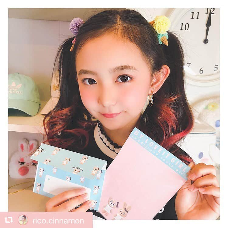 byLOVEiTさんのインスタグラム写真 - (byLOVEiTInstagram)「#おうちでバイラビ 🏠💕 ﻿ ﻿ #バイラビインスタガール  リコちゃんが﻿ レターセットにトライしてくれました💌💕 ﻿ ﻿ #byloveit #バイラビット #バイラビコーデ⠀﻿ #narumiyaonline #ナルミヤオンライン ⠀﻿ #ファッション⠀﻿ #キッズファッション女の子 #キッズサイズ #キッズ服 #インスタキッズ #キッズコーデ #オシャレキッズ#子供服コーデ⠀﻿ #おうちでバイラビ #stayhome #おうちで過ごそう #うちで過ごそう #おうち時間﻿ ﻿ #repost @rico.cinnamon via @PhotoAroundApp ❤️バイラビ♡レターセット❤️﻿ ﻿ ﻿ みんなはもうダウンロードしたかな❓❓﻿ りこはなかなか会えないお友達にお手紙を書くよ🍒﻿ ﻿ アイスクリームのヘアゴムとヘアクリップ🍨🍨🍨﻿ めっちゃ可愛いの💕 Love〜♡♡♡﻿ ﻿ ﻿ ﻿ ﻿ ﻿ #byloveit﻿ #バイラビット ﻿ #バイラビ﻿ #バイラビインスタガール﻿ #バイラビインスタガールrico」4月21日 13時03分 - byloveit_official