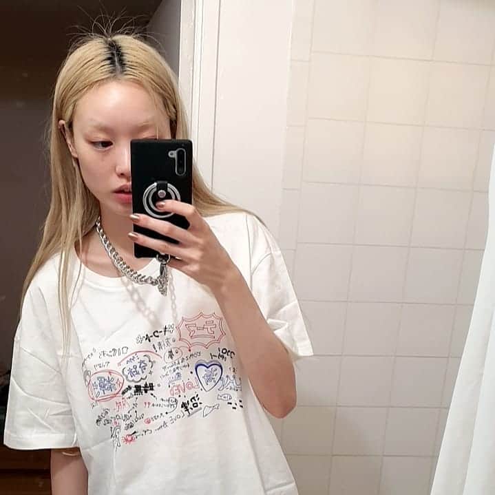 フェルナンダ・リーのインスタグラム：「Feb ☺」