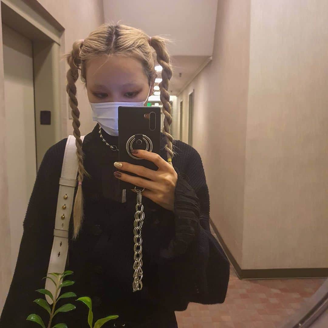 フェルナンダ・リーのインスタグラム：「Early March ☺」