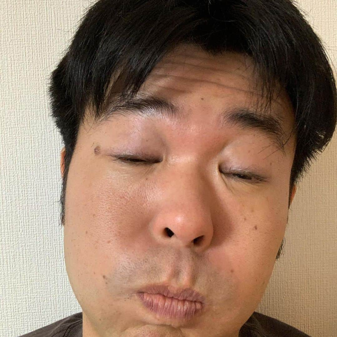 西川晃啓さんのインスタグラム写真 - (西川晃啓Instagram)「気絶エヴァンゲリヲンq  新劇場版おさらいしたけど内容難しくて気絶  #あるある探検隊#レギュラー#気絶#気絶の日々#ギャグ#エヴァンゲリオン#新劇場版#おさらい#序#破#q#なんとなく#しかわからん#理解力#ほしい#新しい#映画#公開前」4月21日 13時40分 - kizetu