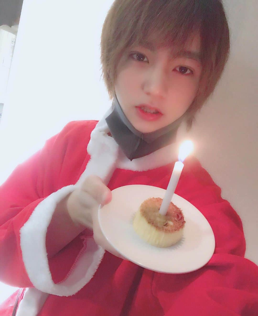 大咲貴徳のインスタグラム：「HAPPY BIRTHDAY TO ME  #ラスト20代」
