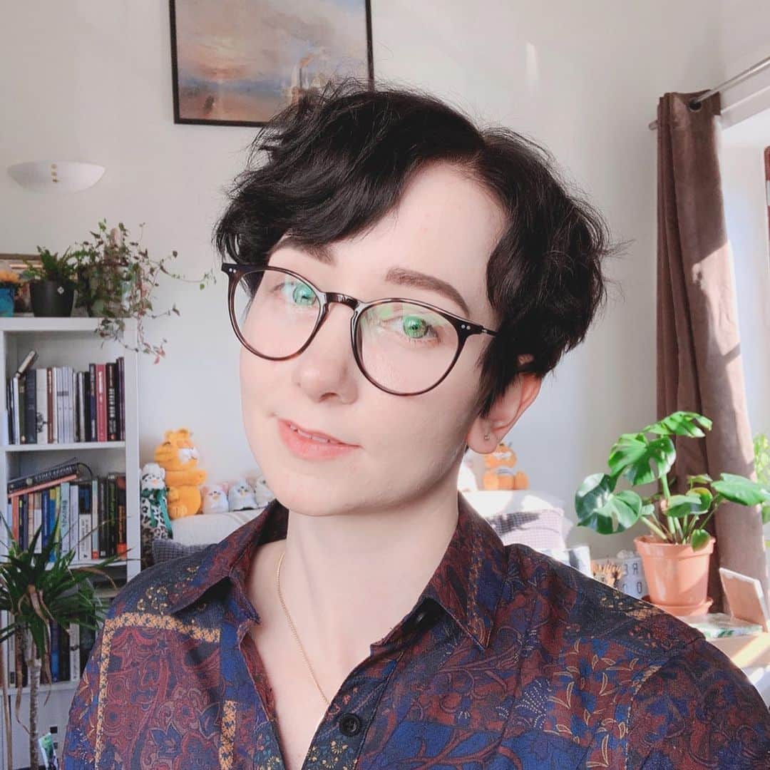 姫沢のインスタグラム：「Old man shirt old man shirt old man shirt.  #summer #glasses #shorthair」
