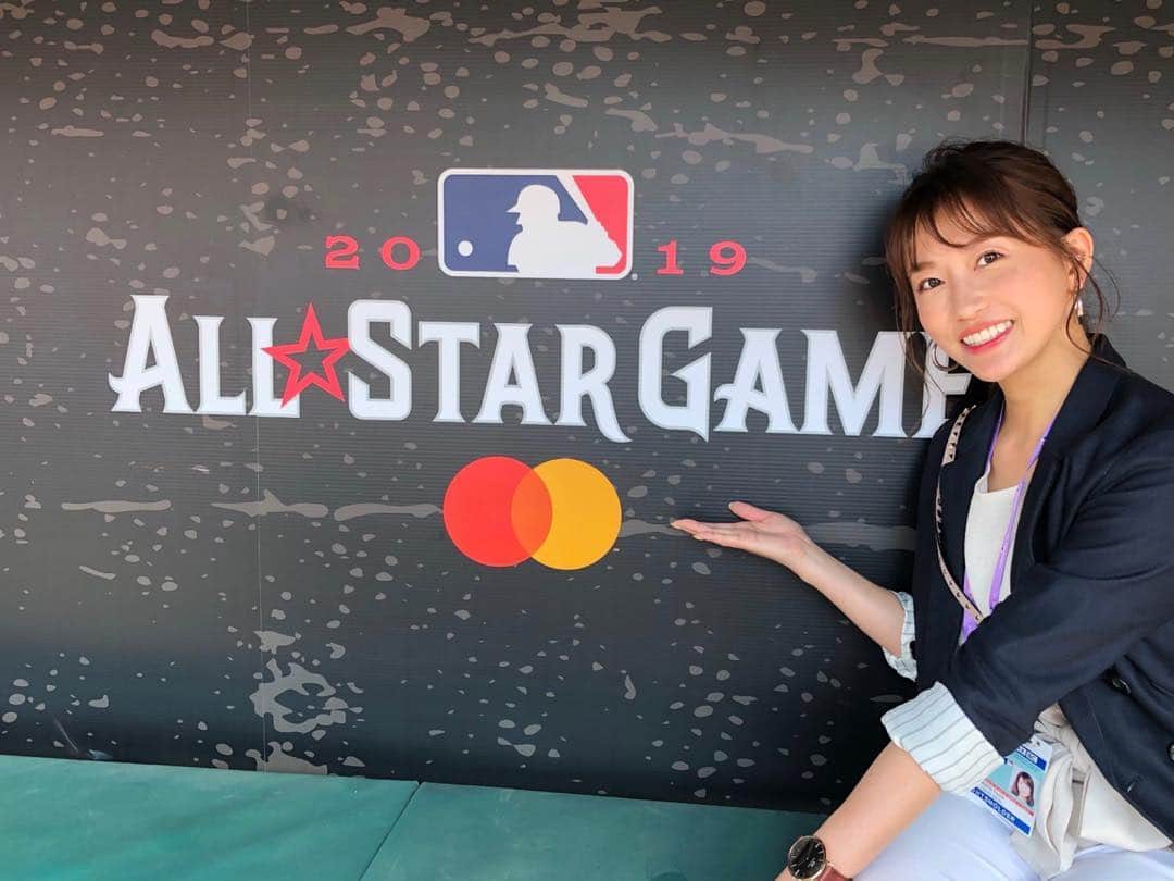 津田麻莉奈さんのインスタグラム写真 - (津田麻莉奈Instagram)「ひとつ前のPostからの…⚾️ 昨年、MLBオールスターゲームを取材させていただいた時の写真を✨ ⁑ ⁑ ⁑ #mlballstar #mlballstargame2019  #MLBオールスター #オールスター #オールスターゲーム #MLB #メジャーリーグ  #野球 #野球好き  #jsports #allstar #majorleague  #majorleaguebaseball  #progressivefield  #cleveland  #海外旅行 #旅 #まりなる #津田麻莉奈」4月22日 1時07分 - tsudamarinal