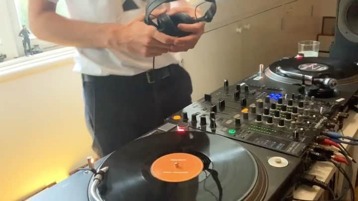 Flight Facilitiesのインスタグラム：「Thanks again for joining the live stream on Saturday. It wouldn’t be a FF DJ Set if a shirt or two wasn’t removed... You can stream it back now on Facebook & YouTube via link in bio. Bonus points for shirt & track ID’s! 🛬」