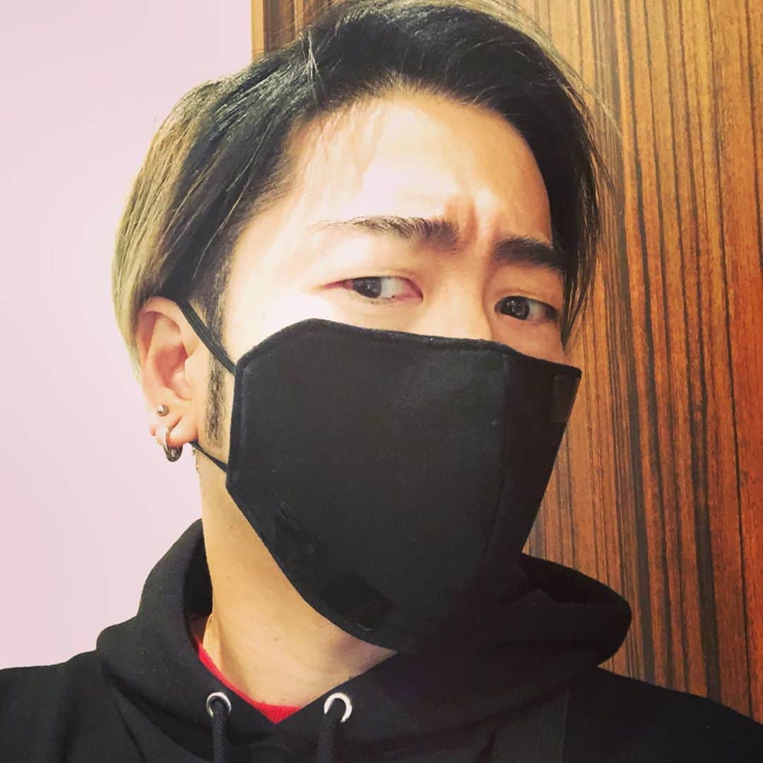 ミヤ さんのインスタグラム写真 - (ミヤ Instagram)「ムックマスク試作中だぞコラ。 #mucc #黒以外も作ります」4月21日 17時39分 - miyaguchi