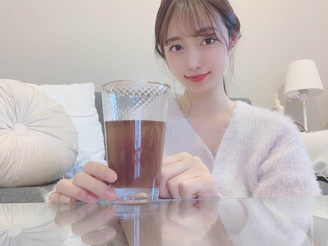 ぐんじりなのインスタグラム：「. 痩せられない2キロは自分への甘え、、 お家にいるしかないので お家で出来る置き換えダイエット💪 詳細はハイライトの【ダイエット】見てね💪 . . #ビラクル　#お家時間　#お家ダイエット　#置き換えダイエット」