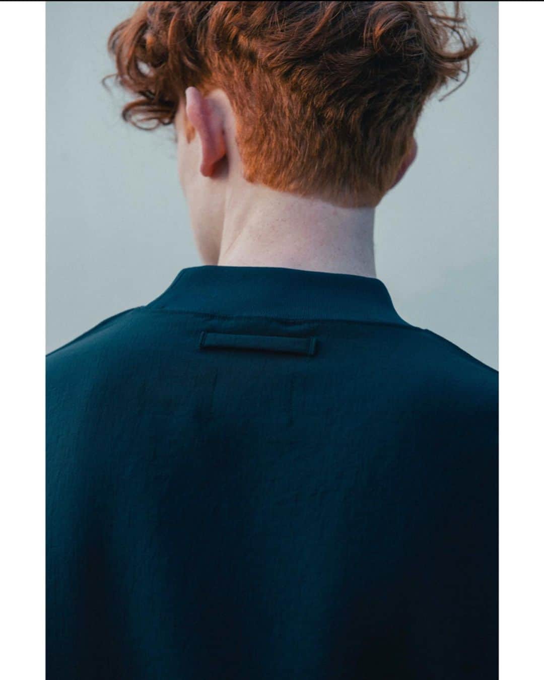 UNITED ARROWS & SONSさんのインスタグラム写真 - (UNITED ARROWS & SONSInstagram)「ㅤㅤㅤㅤㅤㅤㅤㅤㅤㅤㅤㅤㅤ 【 STAY HOME RECOMMENDED ITEMS 】 < UNITED ARROWS & SONS by DAISUKE OBANA >  家でも着れて、そのまま外出できるくらいレンジが広く、無駄のないデザインを意識して作られたコレクション。 快適な着心地で動きやすく、シワにもなりづらい。また型崩れもしにくく乾きやすい素材を採用しています。 シンプルながらもルーズ過ぎず、エレガントに仕上げたこのコレクションは、ルームウェアとしても最適です。ㅤㅤㅤㅤㅤㅤㅤㅤㅤㅤㅤㅤㅤ ぜひお楽しみください。  A collection of elegant designs with a wide range that can be worn both at home and outdoors. It is comfortable to wear, easy to move, and hard to wrinkle. It's hard to lose its shape, and the material is easy to dry. Please enjoy the best collection as room wear.  #UnitedArrowsAndSonsByDaisukeObana  #DaisukeObana #UnitedArrows #UnitedArrowsAndSons」4月21日 19時26分 - unitedarrowsandsons