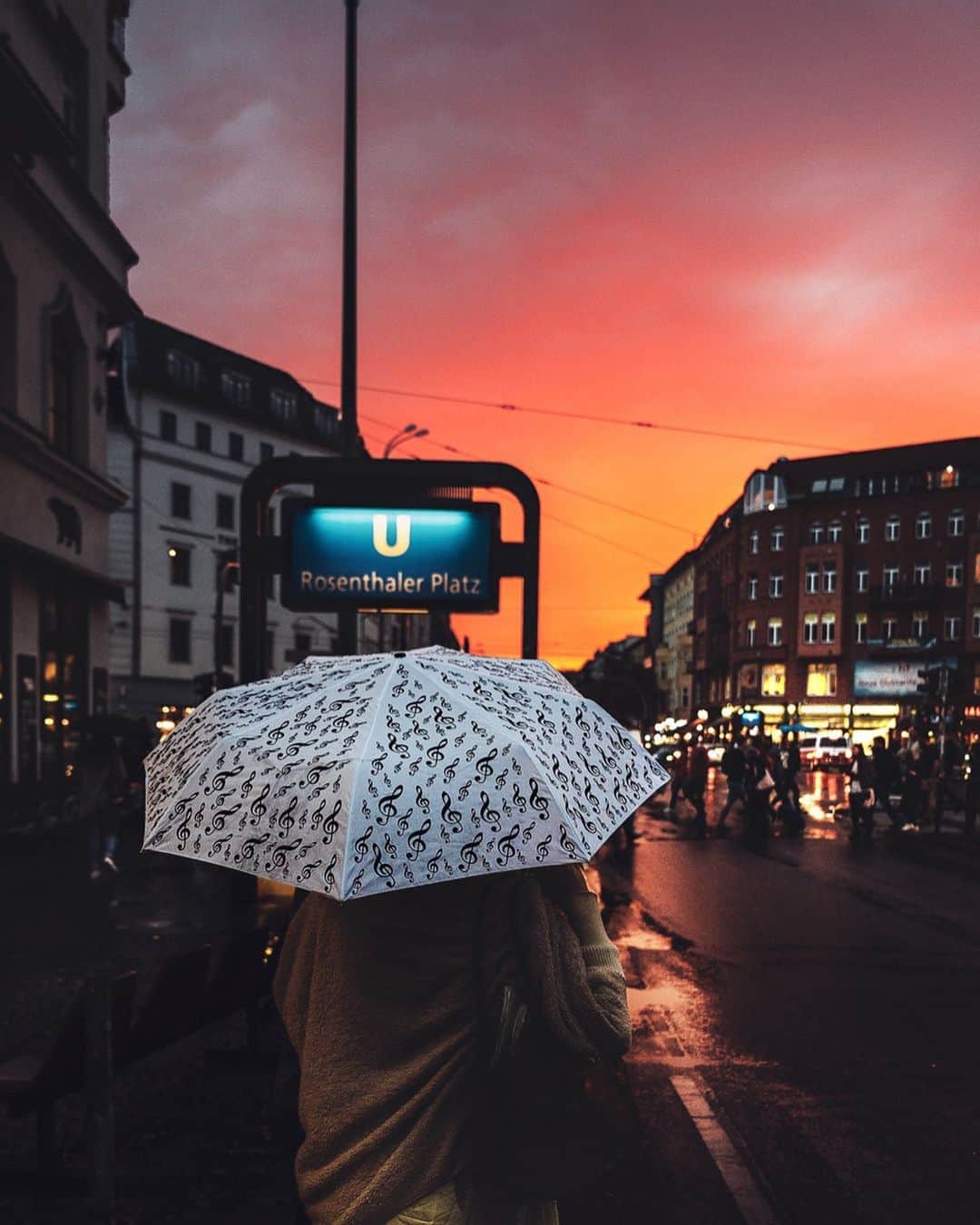 Thomas Kakarekoさんのインスタグラム写真 - (Thomas KakarekoInstagram)「from a distant memory  Sharing a selection of some my favorite rain shots today. Still deeply fascinated by how the rain clears the streets, giving cities a feeling of empty isolation. The more dramatic it gets, the more visually pleasing and memorable the pictures. From 1 to 5, let me know what’s your favorite from this set. #berlin」4月21日 19時21分 - thomas_k