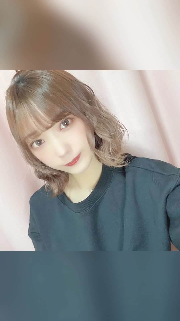 相澤瑠香のインスタグラム：「リクエスト頂いていたヘアアレンジの動画です☺︎ #ヘアアレンジ #ヘアアレンジ動画 #簡単ヘアアレンジ #ボブ #ボブアレンジ #salonia #shiro」