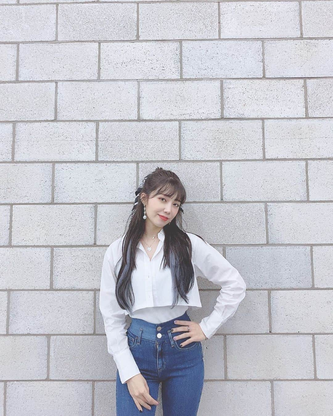 チョン・ウンジさんのインスタグラム写真 - (チョン・ウンジInstagram)「Pose nun uh ryeo wuh #Thankyou🌿」4月21日 20時10分 - artist_eunji