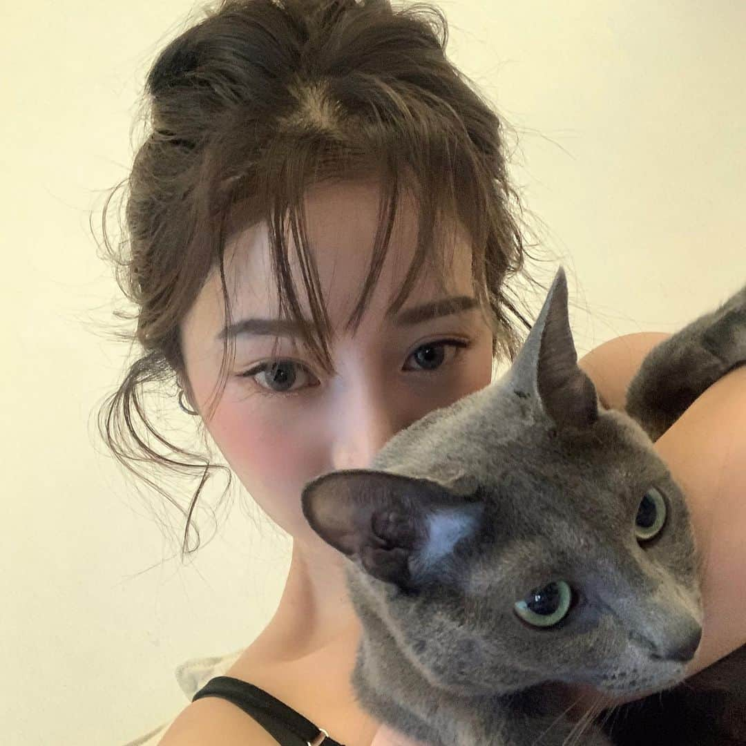 トキさんのインスタグラム写真 - (トキInstagram)「응 이제 씻을라ㄱ...😏♥️🤍♥️😸」4月21日 20時35分 - minhee_jjjj