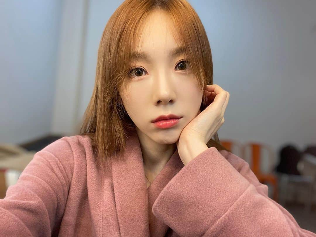 テヨン さんのインスタグラム写真 - (テヨン Instagram)「어디서 뭐해요 다들 ’ㅡ’ ?」4月21日 20時37分 - taeyeon_ss