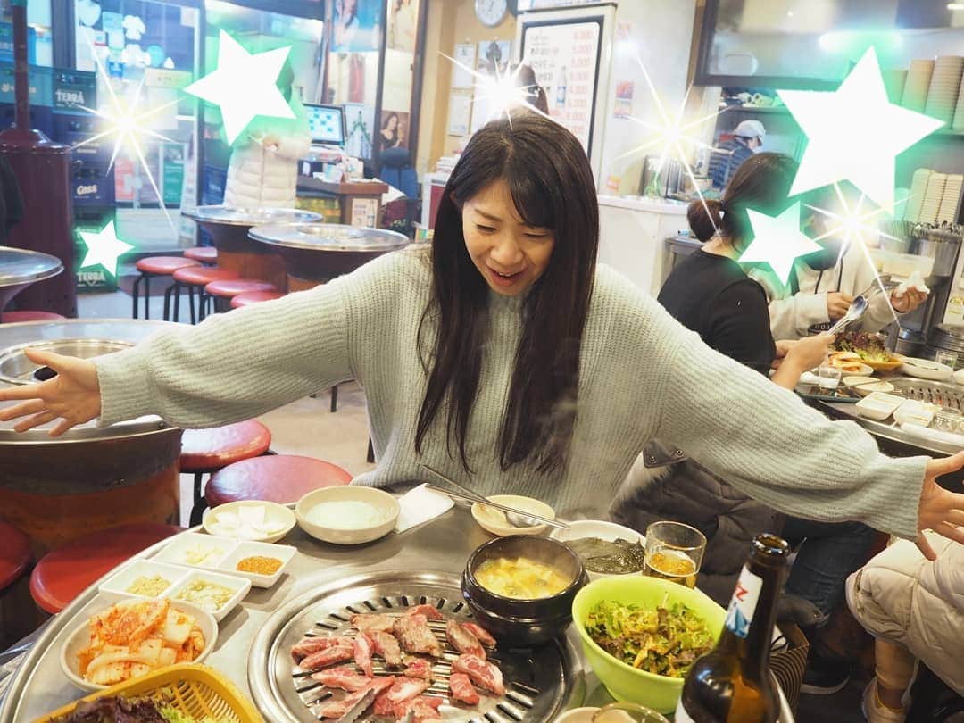 のインスタグラム：「おうち時間。  外出自粛の時間を使って、ドラマや映画を観まくっています😍🌈。 ・ ・  特に、韓国ドラマは、  何十話もあるので 一気見出来るチャンス～。 最近の目標は、 2～３日間で、韓国ドラマ１作品見ること。笑  韓国の役者さんは、  喜怒哀楽の感情表現が  とってもお上手なので  すごく勉強になりますね。  ただ、 韓国ドラマを見ていると  食事シーンが多いので  無性に、 お肉やラーメン、お酒が飲みたくなります……(〃´▽`)。。 とまぁ、そんな感じで おうち時間を過ごしているわけですが、  コロナ終息まで  引き続き 感染せず、感染させないように、自粛活動をやりきりたいと思います！！！」