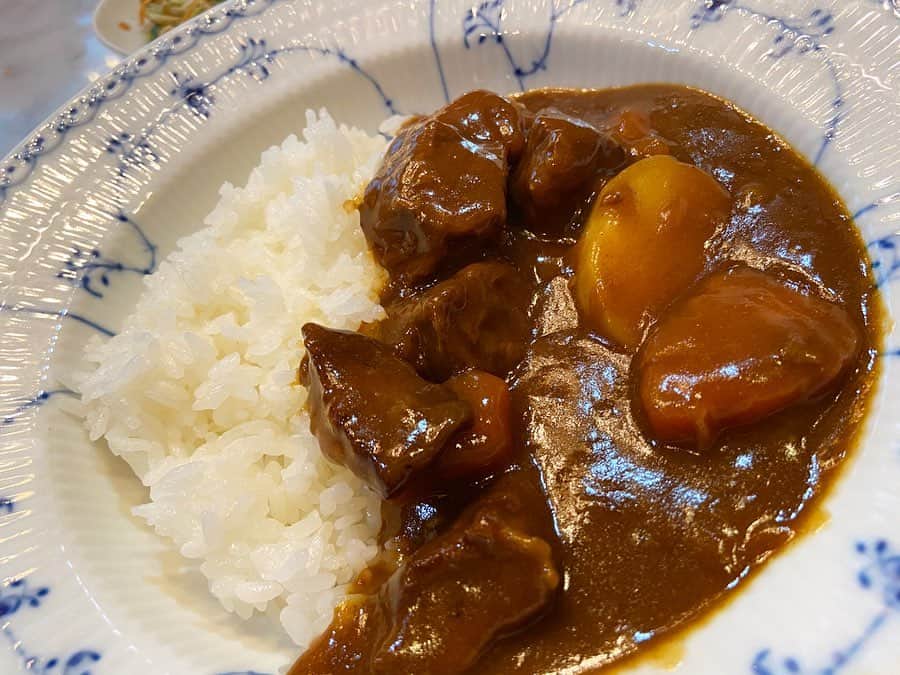 荒尾茉紀のインスタグラム：「やっぱり家のが1番❤️家で食べるカレーを超えるカレーに出会ったことはない気がする…ただ、明太子パスタはいくらでも超えてくる…美味しいけど普通だから😂（笑）  #カレー #明太クリームパスタ #おうちご飯 #curryrice #supagetti #stayathome」