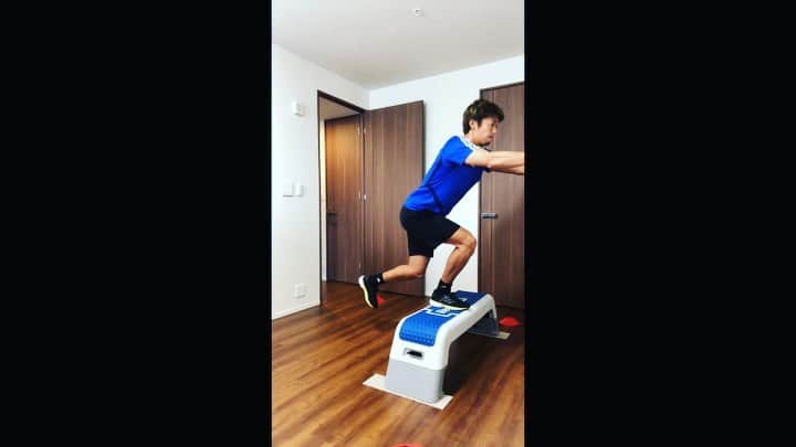 清武弘嗣のインスタグラム：「オンライントレーニング！ 今日は追い込み日👍👍 . #オンライントレーニング #今できる事を全力で」