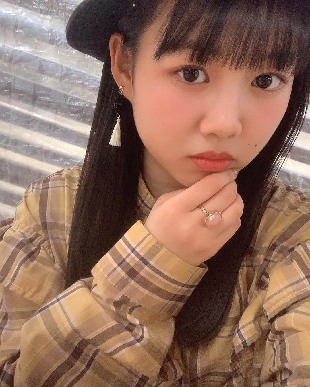 吉川ひよりさんのインスタグラム写真 - (吉川ひよりInstagram)「﻿ ✿ ✿ ✿ ✿﻿ ﻿ ⚠️ #過去pic﻿ ﻿ お洋服のタグ付けしました〜⸜❤︎⸝﻿ ﻿ トップスは、SPINNSの古着です‼︎﻿ ﻿ #piyochanstagram﻿ #BBQコーデ﻿ #アウトドア﻿ #私服　﻿ #古着コーデ　﻿ #バケハ　#kangol﻿ #spinns #used﻿ #専属カメラmom👩﻿ ﻿」4月21日 21時54分 - hiyori_yoshikawa_official