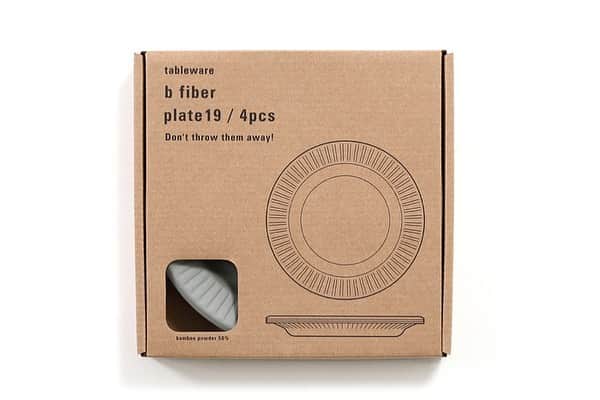 ideaco online storeさんのインスタグラム写真 - (ideaco online storeInstagram)「・ 新色出ました☺︎ ・ おやつ時間を楽しもうと週末焼いたアップルパイ🍎 焼きあがりを待つ、いい香りの幸せ時間。 ・ 器は#tmプレート がリニューアルした、ideacoの"b fiber(ビーファイバー)" 紙皿そっくりですが、洗って繰り返し使えるバンブーメラミン素材。素材の50%を成長の早い『竹』の材料で作られ、環境に配慮した製品です。 これまでオフホワイトとブラックを愛用していましたが、新色のアッシュグレーを新たに加えたら、さらにたのしげ♡ 新しいもの好きの4歳はアッシュグレーのアップルパイを迷いなく選んでました☺︎ ・ ・ b fiber plate19 / 4pcs ・ plate25 / 4pcs bowl / 4pcs cup / 4pcs(まもなく入荷☺︎) ・ 同色4枚がセットで1箱に。 パッケージも可愛いので贈り物にも◎ ・ #ideaco#イデアコ#bfiber#おやつタイム#おうち時間#器#バンブーメラミン#メラミン食器#器好き#アウトドア食器#キッズ食器#テーブルウエア#テーブルフォト#おうちカフェ#おうちごはん#紙皿みたい #丸皿#おやつ時間#アップルパイ #おうちcafe#新生活#こどものいる暮らし#こども食器#シンプルな暮らし#ケーキ皿#うつわのある暮らし #今日のおやつ#tablephoto#foodpic」4月21日 21時56分 - ideaco_home