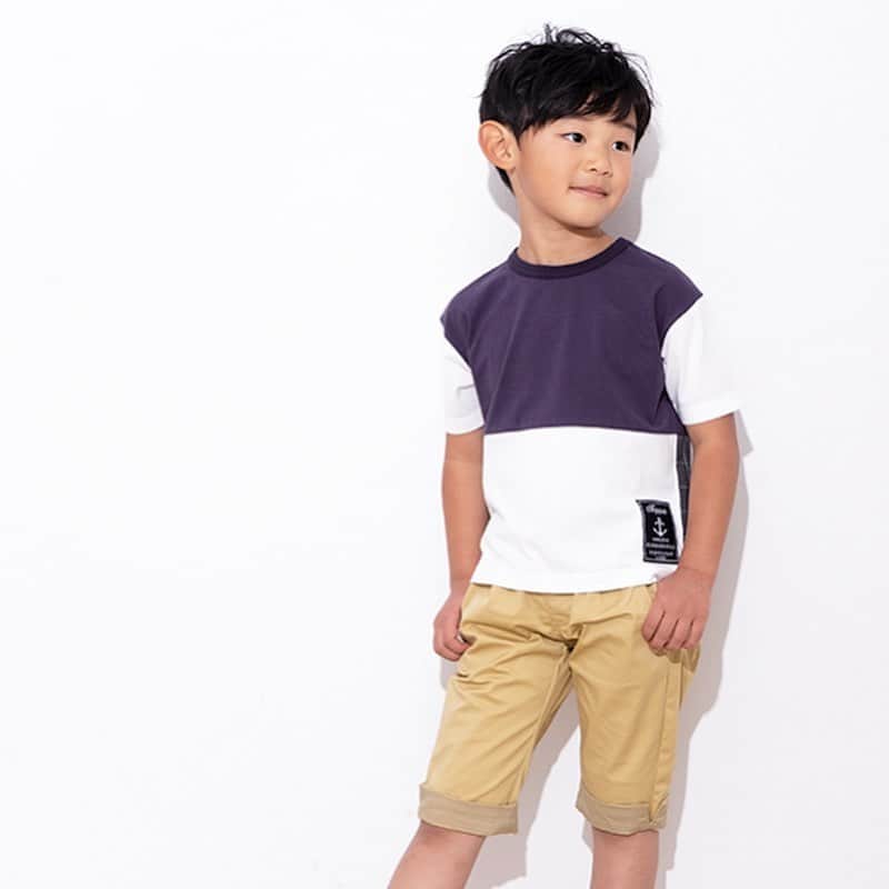 のインスタグラム：「tappet2020ss  バイカラーTシャツ。 tappetには珍しく少しオーバーサイズです。 楽チンコーデのベストアイテム♡  楽チンながらも、オシャレ感は忘れたくない！ そんな方にオススメです♪  tappetらしいストレッチツイルパンツ。 裾折り返しはその日の気分で。  少し長さが変わるだけで雰囲気がグッと変わるので、 シーンで使い分けていただけるアイテムです。」