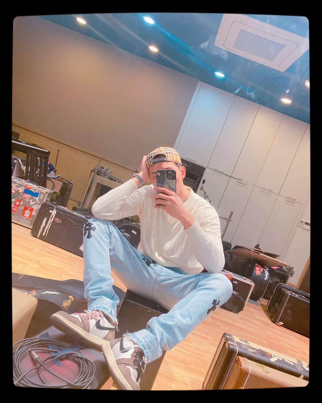 イ・ジョンシンさんのインスタグラム写真 - (イ・ジョンシンInstagram)「🎸🎸🎸기타밭🎸🎸🎸」4月21日 22時24分 - leejungshin91