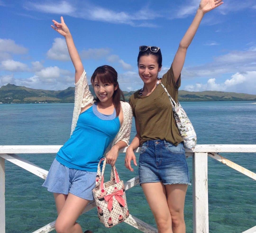 庄司ゆうこさんのインスタグラム写真 - (庄司ゆうこInstagram)「PSYカンパニー旅行2014！！ グアム行ったときのだよー‼️✨ あー😭海が恋しい😂 そして恒例の変顔対決も！笑 1番強烈な変顔のインストラクターには、私のポケットマネーから賞金1万円‼️っていうのをやっているからみんな全力🤣 ズームしたら笑える〜🤣 みんなでお揃いヨガウェアやお揃いワンピ着て楽しい社員旅行でした✈️❤️ #グアム#ご褒美旅行#優秀メンバー#ご招待#社員旅行#ヨガインストラクター#美人ヨガインストラクター#勢揃い#ポジティブスターヨガ#変顔#振り返り投稿#コロナに負けるな」4月21日 22時25分 - yuko.shoji