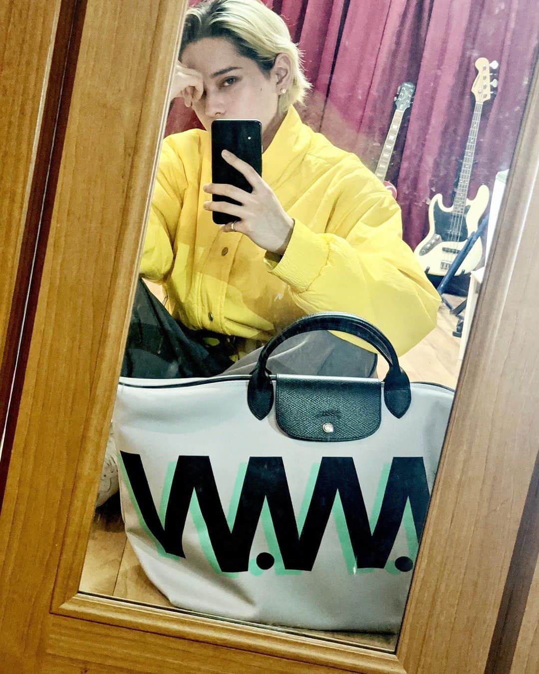 バトシンのインスタグラム：「自分でカスタマイズ カスタマイズはフィーリングでchoice #ロンシャン #MyPliage #PR です」