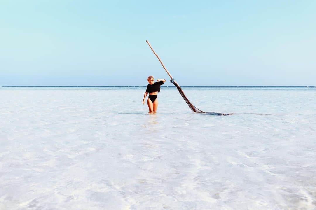 リリー＝ローズ・メロディのインスタグラム：「Memories of last summer 💦」