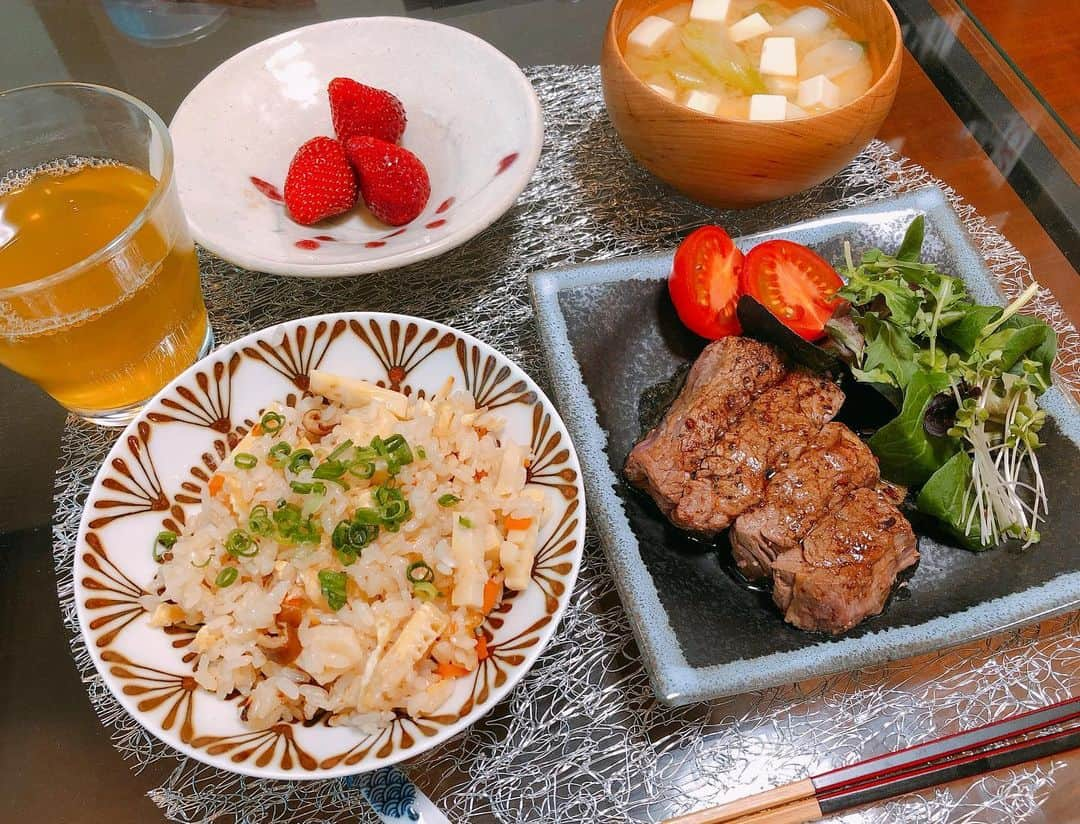 伊藤京子さんのインスタグラム写真 - (伊藤京子Instagram)「. 最近のおうちごはん🍚 和食多めですが、たまーに気分でシチューやパスタ類も💕 ちょこっとずつでもなるべく色々な食材を使うよう心がけています👩‍🍳 . #明日は番組見学&リハ #新しいジャンルにわくわく勉強も楽しい #そのためにしっかり食べて寝て健康でいましょ😊 #伊藤のおうちごはん」4月21日 23時24分 - kyoko_ito1128