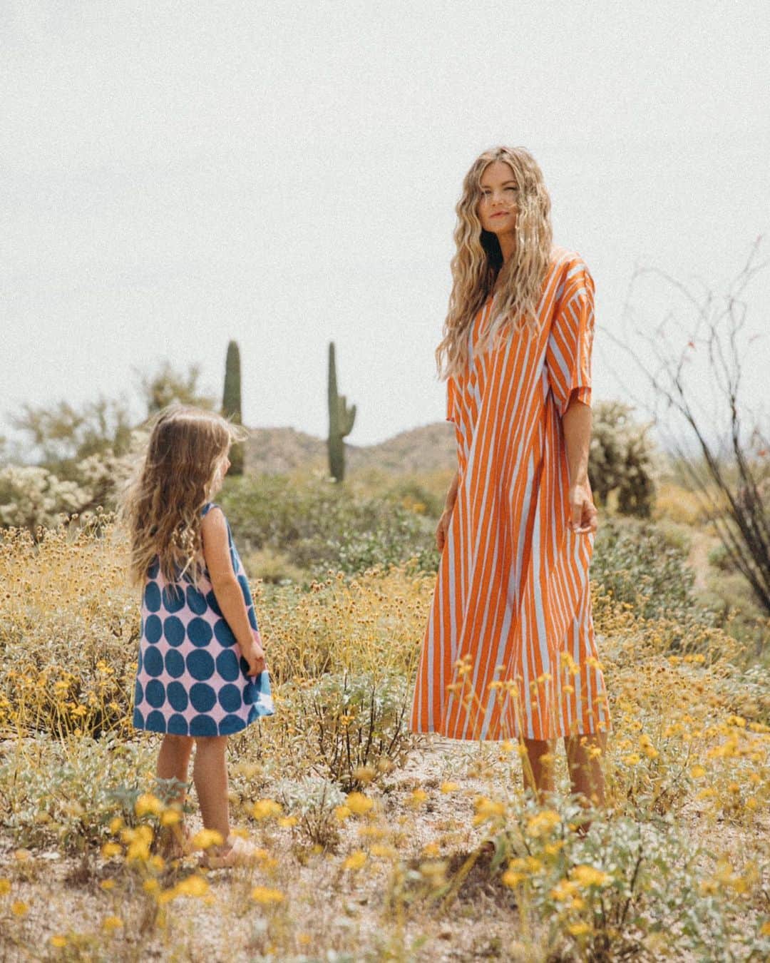 Amber Fillerup Clarkさんのインスタグラム写真 - (Amber Fillerup ClarkInstagram)「Thankful for fresh air with my mini! Wearing coordinating looks from the new @uniqlousa x @marimekko collection launching Thursday. More in my stories! ❤️ #uniqlopartner #UniqloxMarimekko」4月22日 10時03分 - amberfillerup