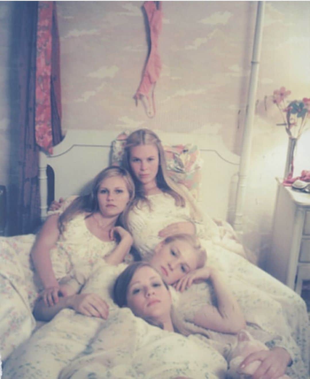 キルスティン・ダンストのインスタグラム：「Today marks the 20th anniversary of #TheVirginSuicides 🌸」