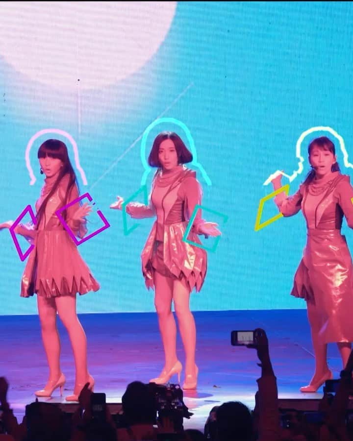 コーチェラのインスタグラム：「@prfm_official 最高 💕 Watch Perfume's "Daijyobanai" Live from Coachella 2019 on @YouTube. Link in bio.」