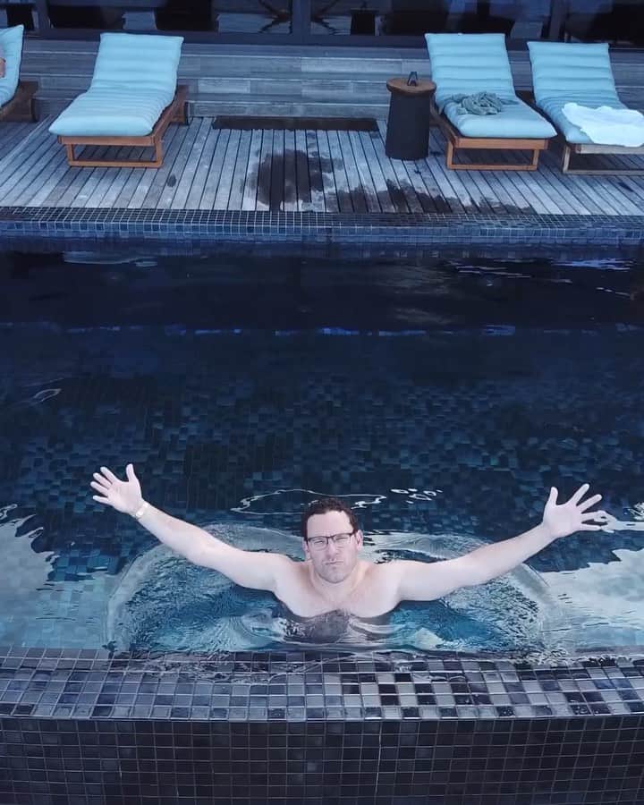 ティモシー・サイクスのインスタグラム：「Throwback to my INSANE villa in the Seychelles to remind you how beautiful the world is and I used the “Push It To The Limit” song on this drone shot again because my students and I are still earning record trading profits during this whole stock market crash and now bounce, we’re just capitalizing on all the opportunities we see after years of studying prepared us well for these crazy times. And this is a far more sustainable and legal way of making money compared to how Al Pacino got rich in Scarface, the movie which this song is from :) The truth is real fortunes take time and hard work to build, but small gains add up and there’s SO MUCH $ to be made consistently if you study enough and become an expert on whatever topic you love the most. It’s sad how many people are messaging me saying they’re so bored watching movies, TV shows & playing video games during this lockdown that they can’t wait to get out of their house…and I say, for what? The same old rat race life you had before the crisis, but now only worse since economies around the world are in shambles? Please, for the love of God use this time at home to really study, learn all you can about finance, Wall Street & money so you too can enjoy financial freedom no matter what the economy is doing. If you want real wealth & peace of mind, then get ready to be pale like me and stay inside every day pushing your studying to the limit and reaping the rewards of that dedication year in year out for the rest of your life! Click the link in my bio to get started, but only if you promise to be dedicated, no lazy people allowed #traveltheworld #workfromanywhere #dronevideo #sixsenses #jewswithviews」