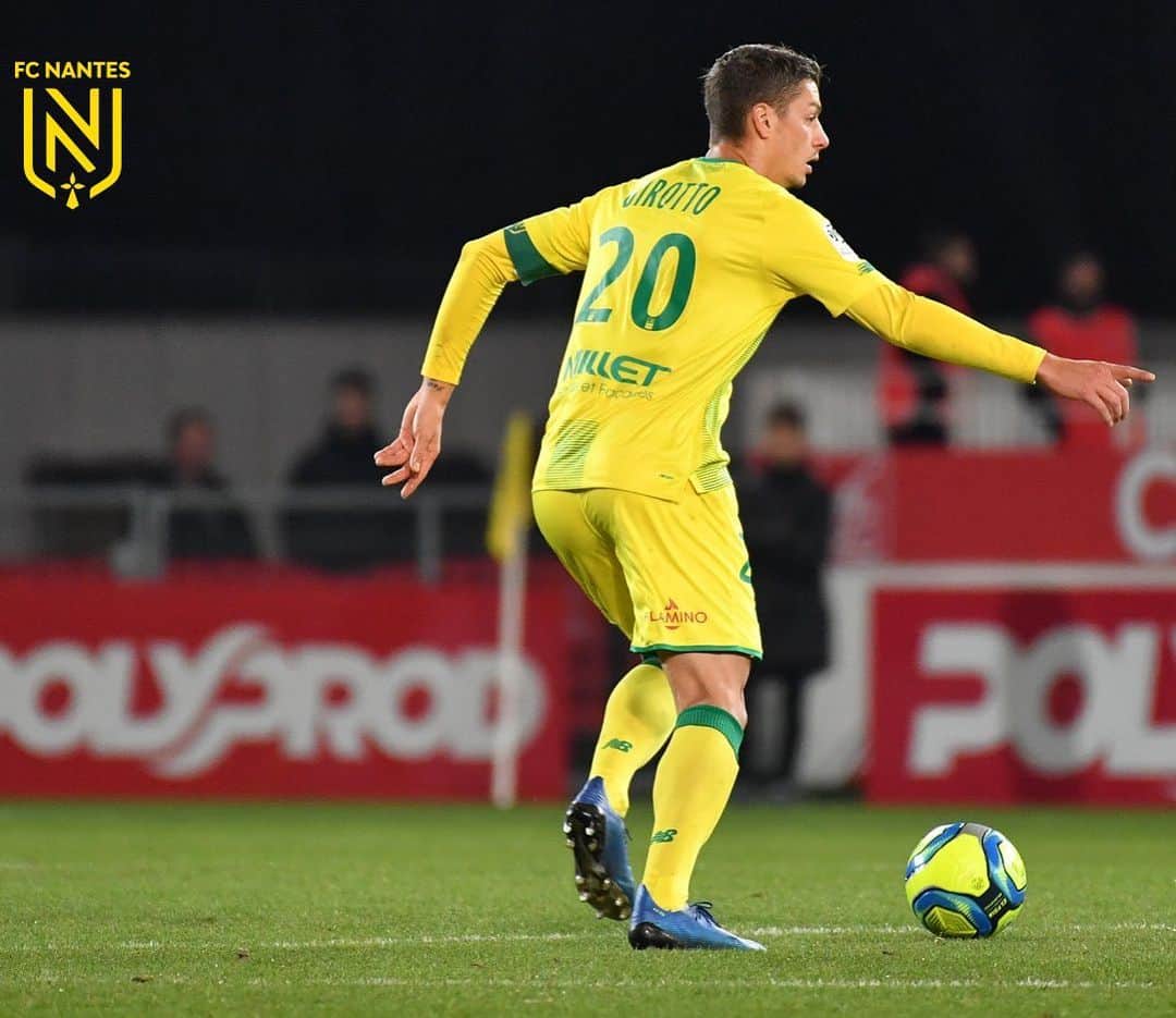アンドレイ・ジロットのインスタグラム：「Joyeux anniversaire @fcnantes pour ses 77 ans! Très heureux de faire partie de cette histoire 🔰🎉⚽️🙏🏼」