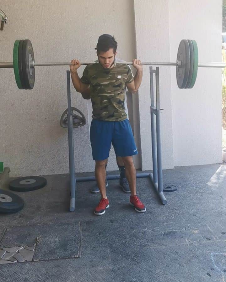 イヴァン・ガルシアのインスタグラム：「Nada mal para esta cuarentena 🦵🏻💥 100kg #quedateencasa」