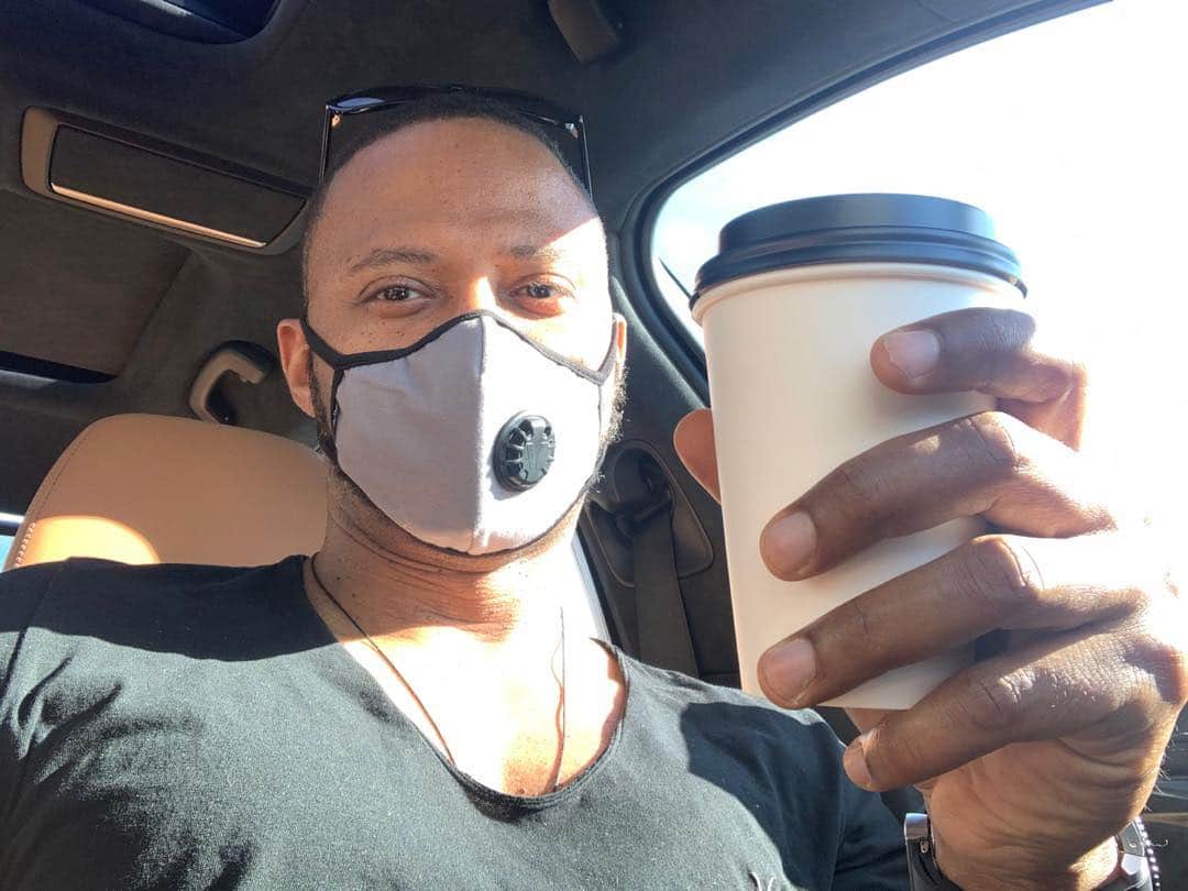 デヴィッド・ラムゼイのインスタグラム：「Mornin. Stay safe. Stay woke.」