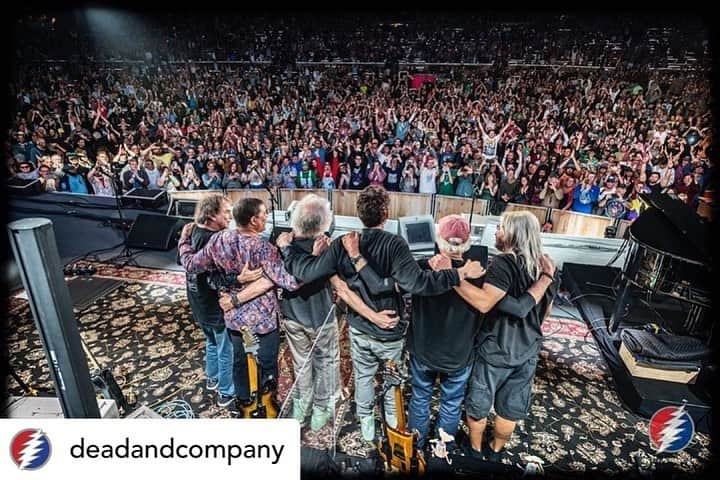 ジョン・メイヤーさんのインスタグラム写真 - (ジョン・メイヤーInstagram)「Via @deadandcompany 😞♥️ ——— Due to the global coronavirus outbreak, and in order to prevent the spread of COVID-19, we sadly have no choice but to cancel the upcoming Dead & Company Summer 2020 Tour.  The well-being and safety of the Deadhead community, venue workers and our touring family is of the utmost importance to us.  We also want to provide you, the fans who’ve been hit hard financially during this difficult time with your money back.  All tickets will be fully refunded at point of purchase.  We are thankful for your love, your understanding and we look forward to the day when we can all be reunited.  In the meantime, keep the faith and believe in the power of music.  We will return.  We will get by.  We will survive.」4月22日 5時10分 - johnmayer