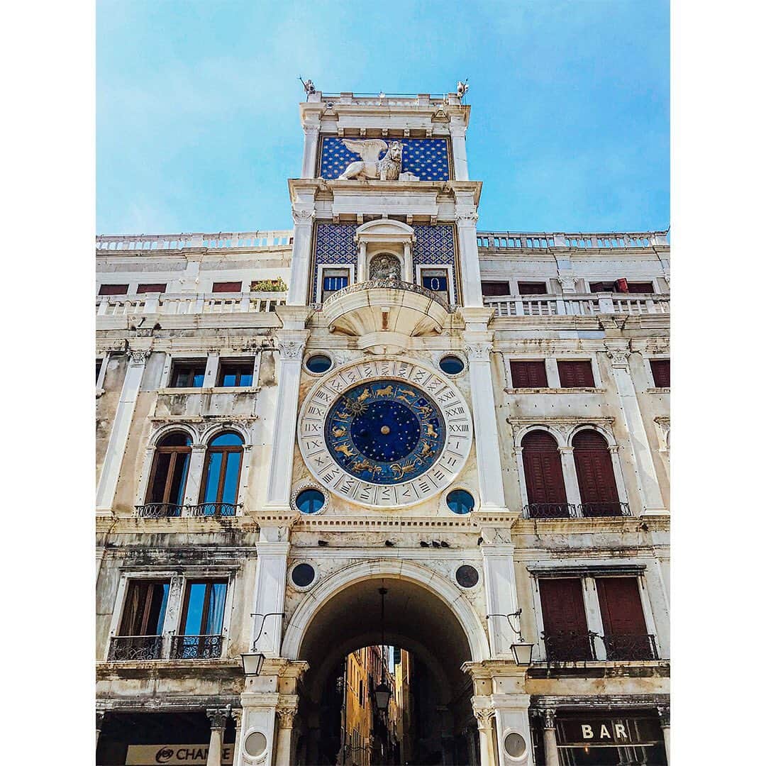 Faith Picozziさんのインスタグラム写真 - (Faith PicozziInstagram)「‪Italy Diaries 1️⃣7️⃣ Venice 💛 Italy #venice #italy #travel #fashion #style #summer #vacation @filip.milenkovic @filipandfaith」4月22日 5時07分 - faithpicozzi
